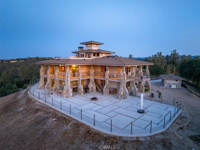 76346 Bryson Hesperia Road, Bradley, CA 93426