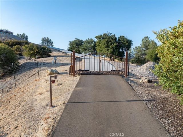 76346 Bryson Hesperia Road, Bradley, CA 93426