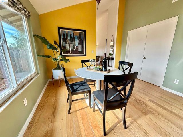 797 797 Coral Ridge Cir, Rodeo, CA 94572