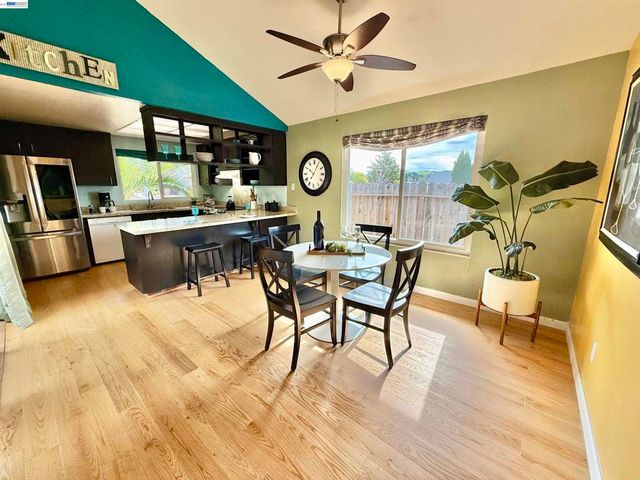 797 797 Coral Ridge Cir, Rodeo, CA 94572