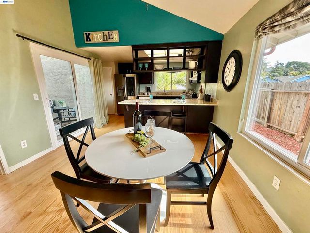 797 797 Coral Ridge Cir, Rodeo, CA 94572