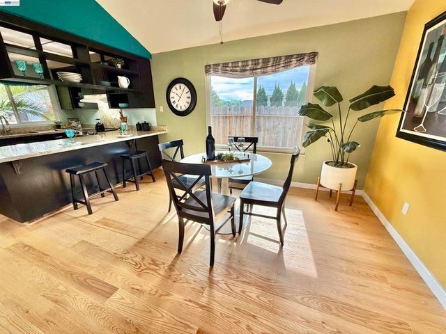 797 797 Coral Ridge Cir, Rodeo, CA 94572