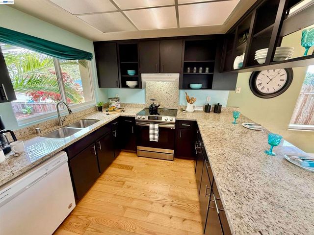 797 797 Coral Ridge Cir, Rodeo, CA 94572