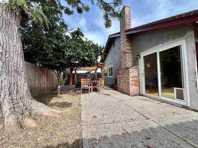 797 797 Coral Ridge Cir, Rodeo, CA 94572