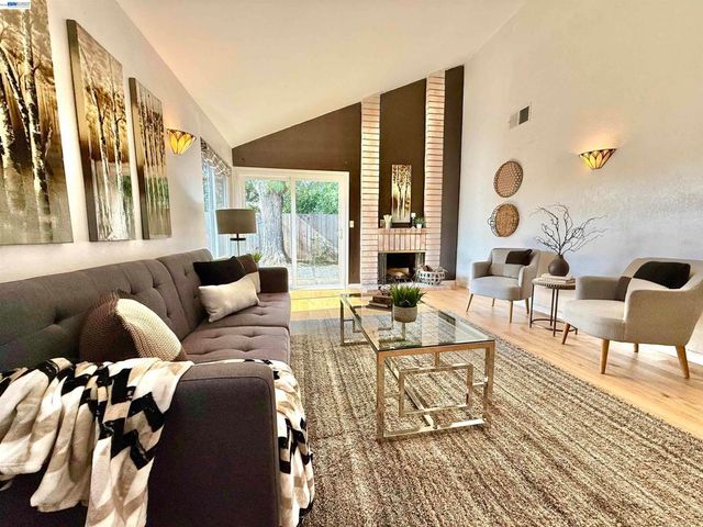 797 797 Coral Ridge Cir, Rodeo, CA 94572