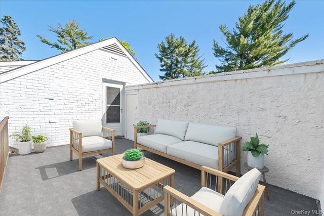 81 Sargent Road, Scarsdale, NY 10583