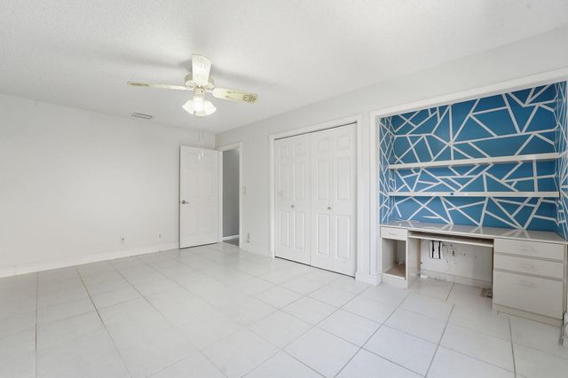 9284 Laurel Green Drive, Boynton Beach, FL 33437