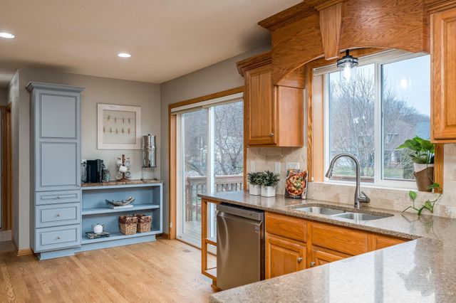 730 Debbie Lane, Carver, MN 55315