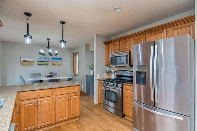 730 Debbie Lane, Carver, MN 55315