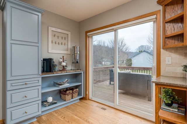 730 Debbie Lane, Carver, MN 55315