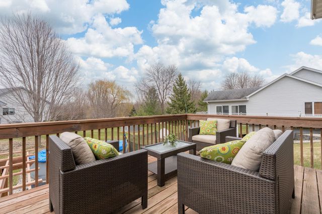 730 Debbie Lane, Carver, MN 55315