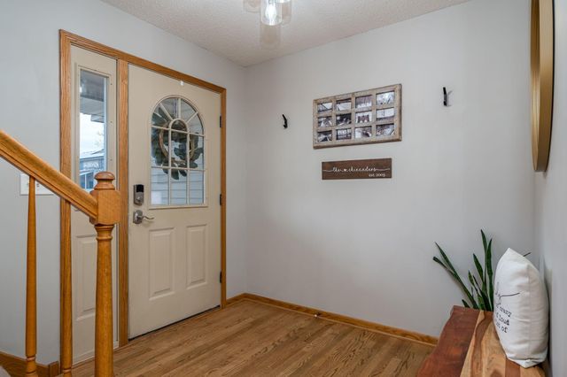 730 Debbie Lane, Carver, MN 55315