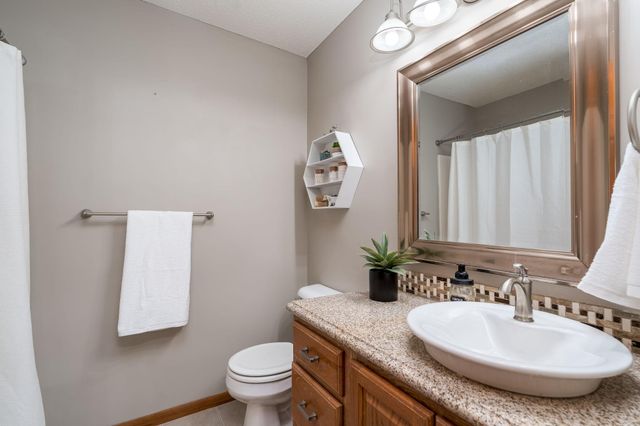 730 Debbie Lane, Carver, MN 55315