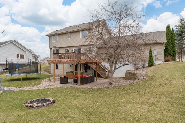 730 Debbie Lane, Carver, MN 55315