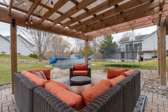 730 Debbie Lane, Carver, MN 55315