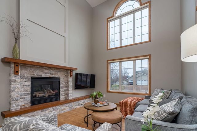 730 Debbie Lane, Carver, MN 55315