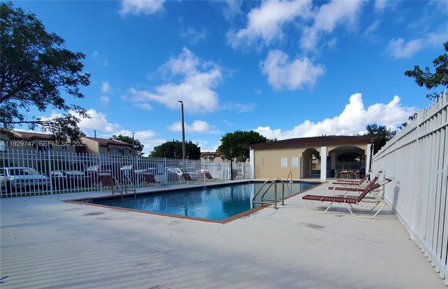 15701 SW 137th Ave 202, Miami, FL 33177