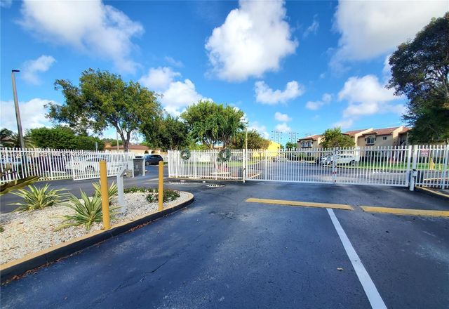 15701 SW 137th Ave 202, Miami, FL 33177