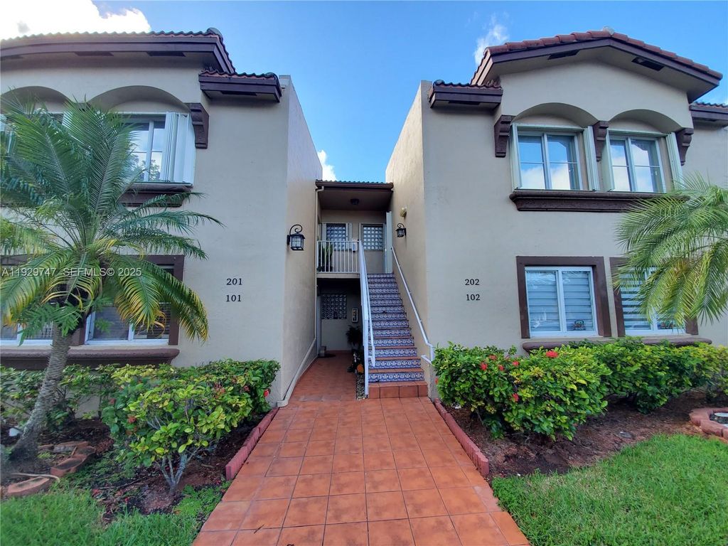 15701 SW 137th Ave 202, Miami, FL 33177