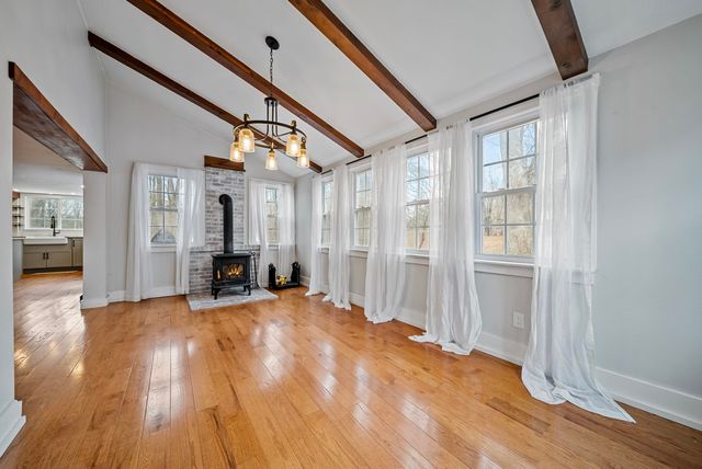 79 Haverhill Road, Chester, NH 03036