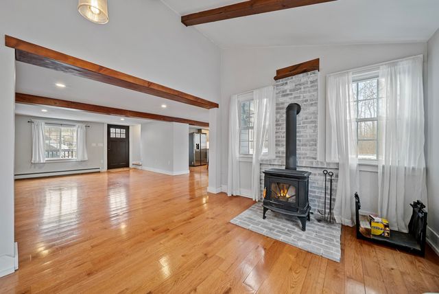 79 Haverhill Road, Chester, NH 03036