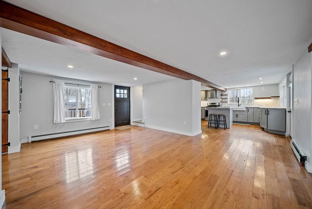 79 Haverhill Road, Chester, NH 03036