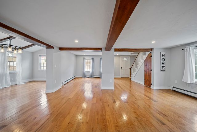 79 Haverhill Road, Chester, NH 03036