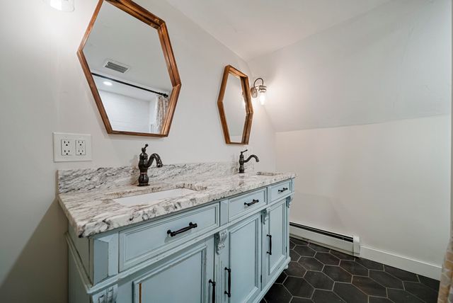 79 Haverhill Road, Chester, NH 03036