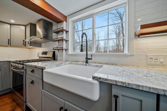 79 Haverhill Road, Chester, NH 03036