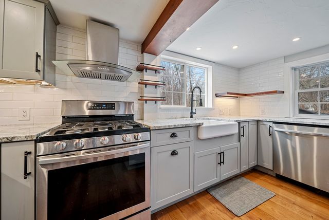 79 Haverhill Road, Chester, NH 03036