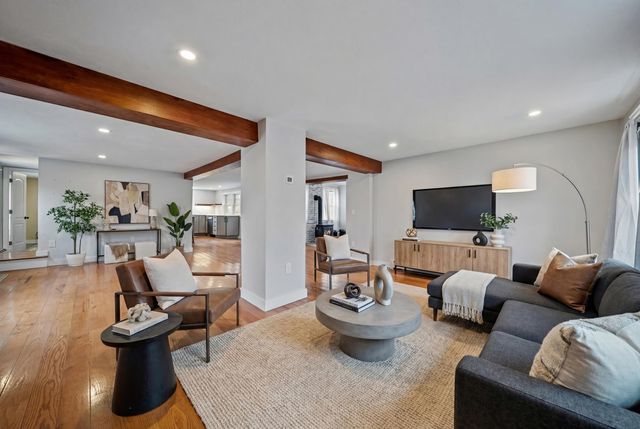 79 Haverhill Road, Chester, NH 03036