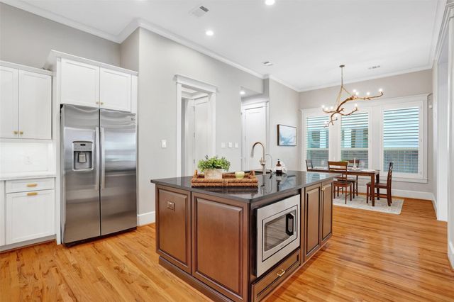 612 Rutland Street, Houston, TX 77007