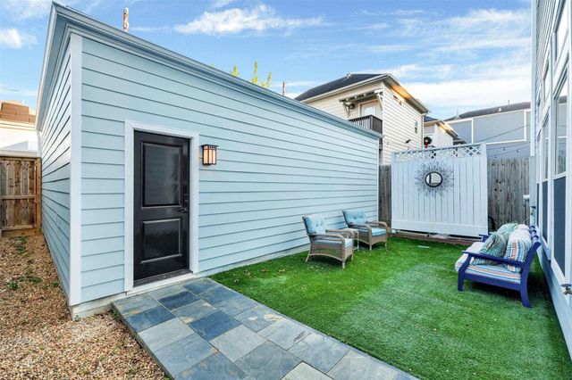 612 Rutland Street, Houston, TX 77007