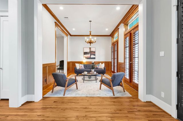 612 Rutland Street, Houston, TX 77007