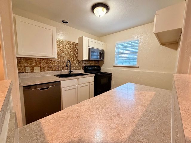 1813 Del Rancho Drive, Irving, TX 75061