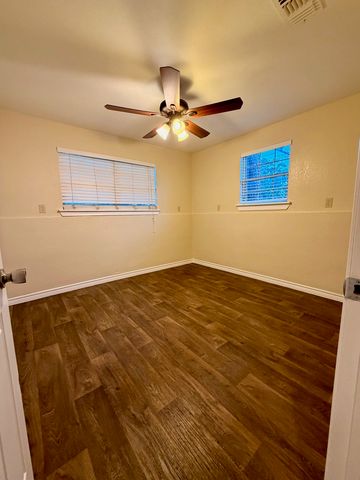 1813 Del Rancho Drive, Irving, TX 75061