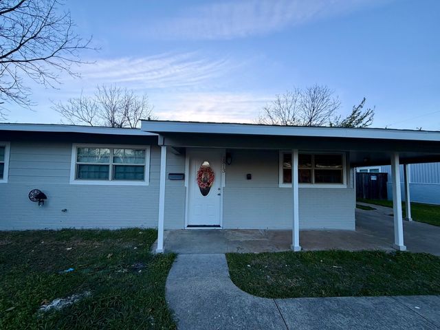 1813 Del Rancho Drive, Irving, TX 75061