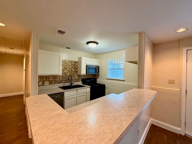 1813 Del Rancho Drive, Irving, TX 75061