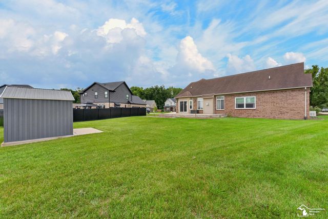 27214 Celtic Drive, Flat Rock, MI 48134