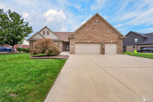 27214 Celtic Drive, Flat Rock, MI 48134