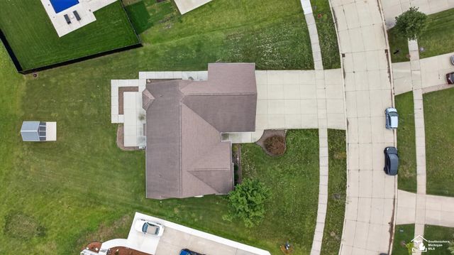 27214 Celtic Drive, Flat Rock, MI 48134