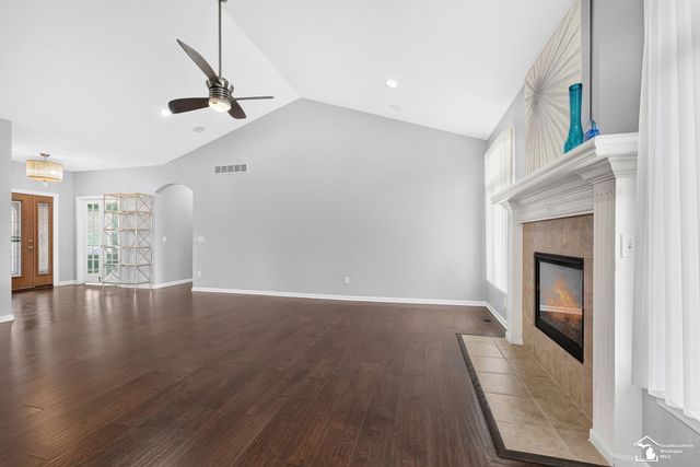27214 Celtic Drive, Flat Rock, MI 48134