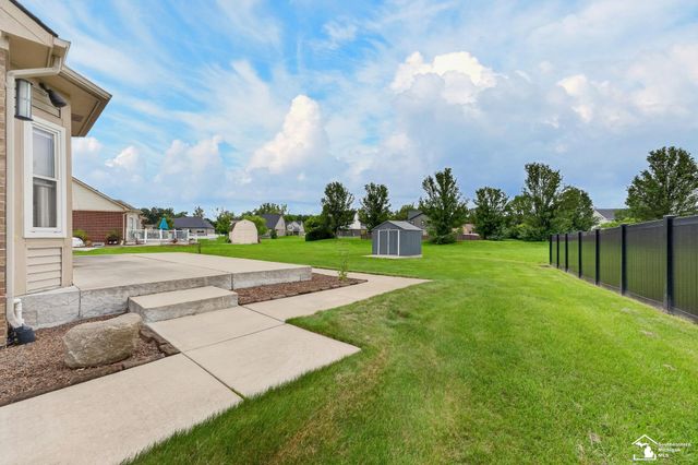 27214 Celtic Drive, Flat Rock, MI 48134