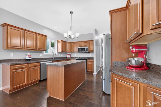 27214 Celtic Drive, Flat Rock, MI 48134