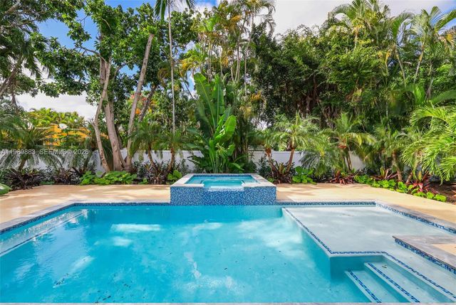 11780 NE 8th Avenue, Biscayne Park, FL 33161
