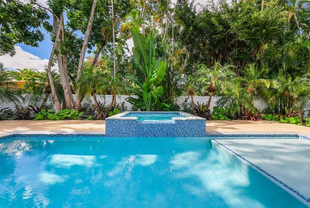11780 NE 8th Avenue, Biscayne Park, FL 33161