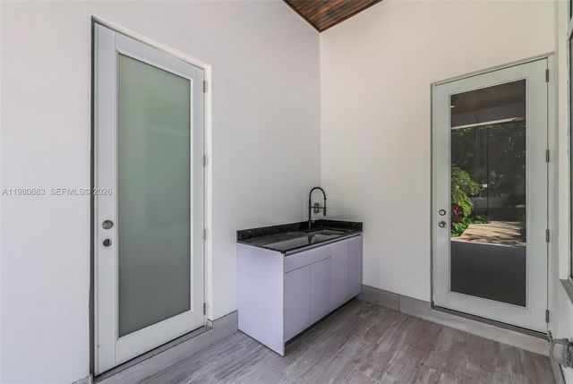 11780 NE 8th Avenue, Biscayne Park, FL 33161
