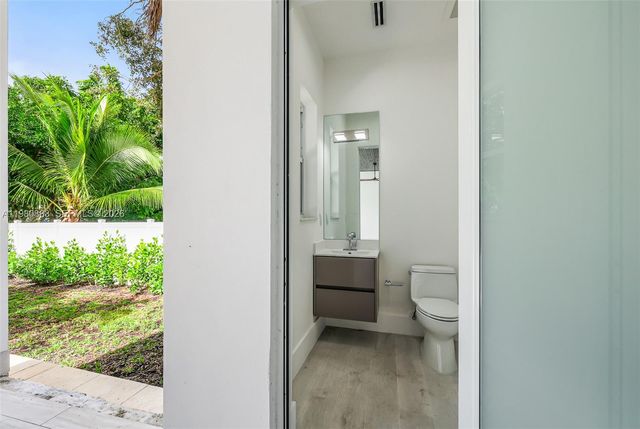 11780 NE 8th Avenue, Biscayne Park, FL 33161