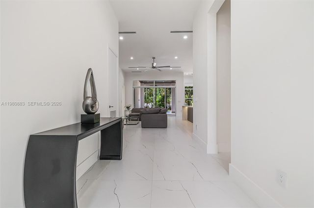 11780 NE 8th Avenue, Biscayne Park, FL 33161
