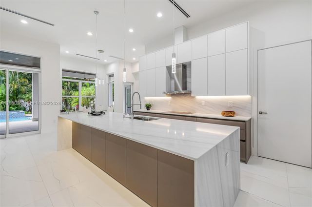 11780 NE 8th Avenue, Biscayne Park, FL 33161
